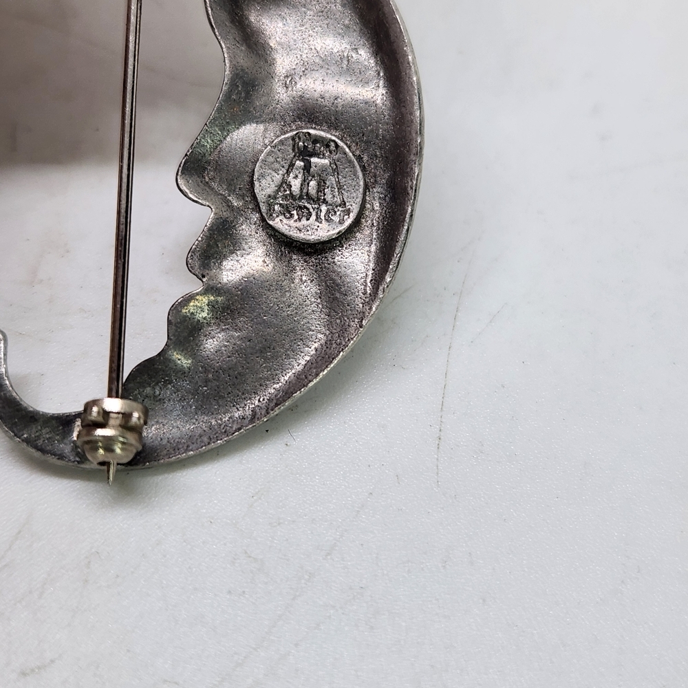 Estate Vtg Signed Pewter Man In The Moon Face Brooch Celestial Crescent Pin - Picture 5 of 5